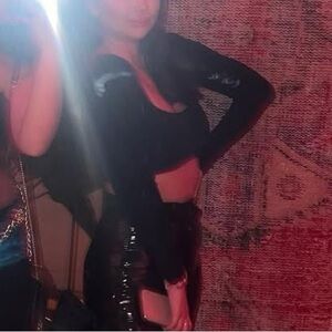 Black Long Sleeve Crop Top